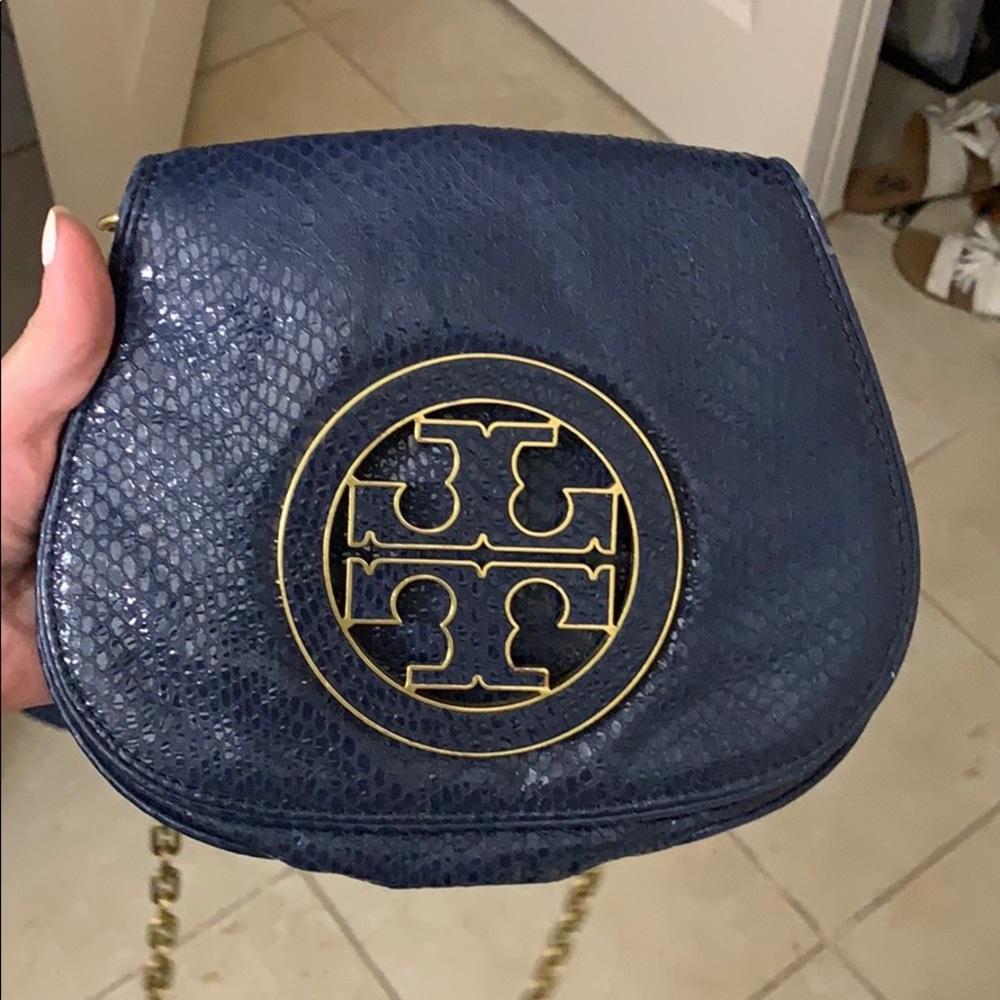 Like new tory crossbody